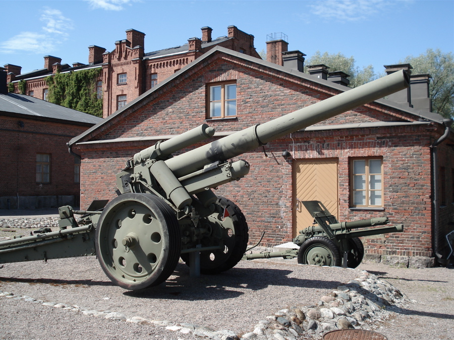 150mm_howitzer_model18_hameenlinna_2.jpg